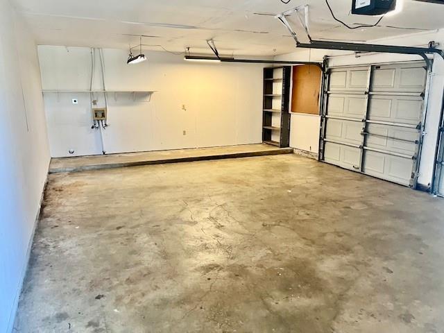 Building Photo - 8817 Hilltop Rd