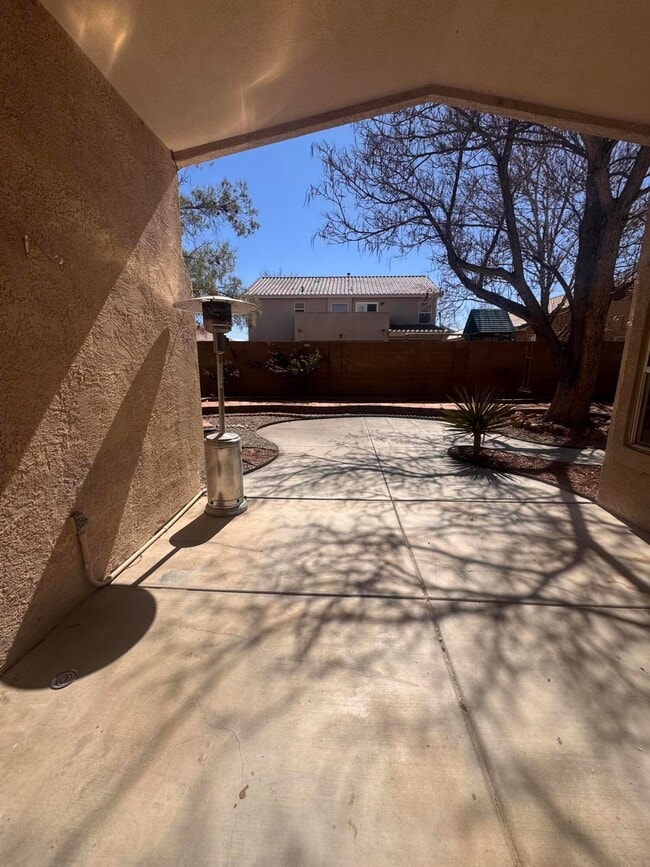 Building Photo - 6012 Sipapu Ave NW