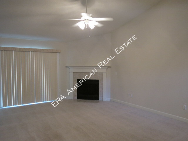 Building Photo - Beautiful Destin Home!