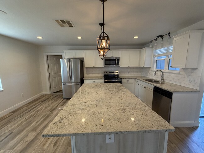 Building Photo - 2620 Keats Pl