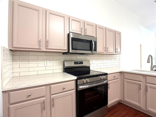 Building Photo - 538 Solana Cir