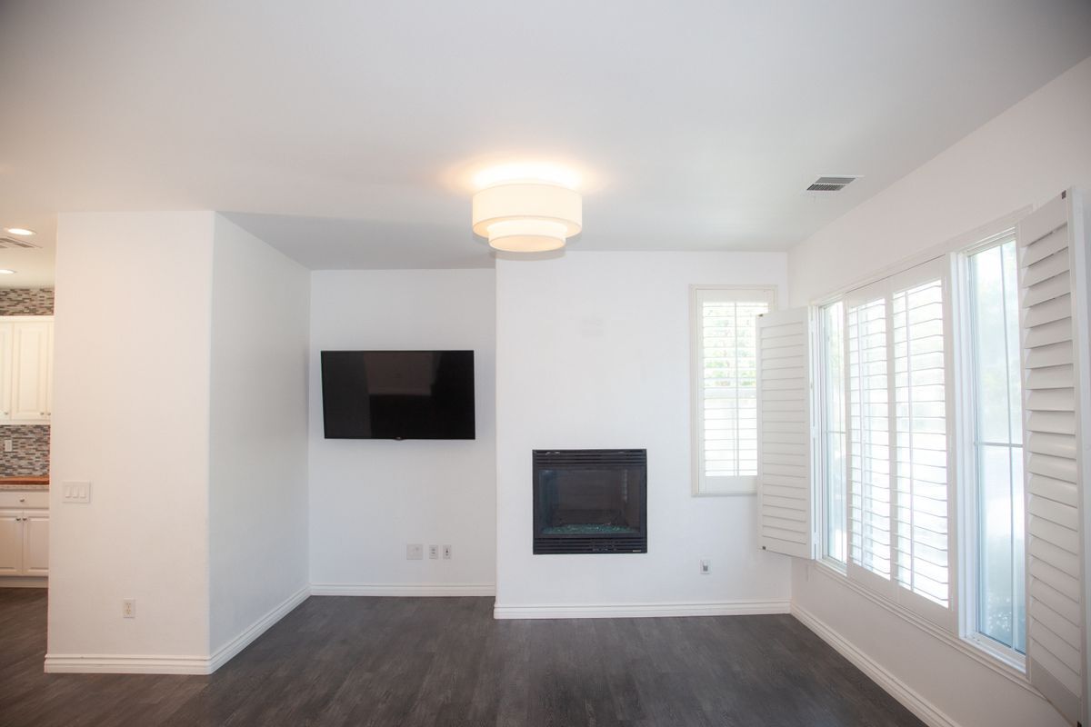 Building Photo - 9135 S Cullen Wy