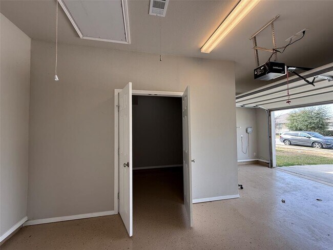 Building Photo - 5989 Malta Cir