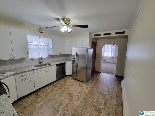 Building Photo - 712 Chestnut St