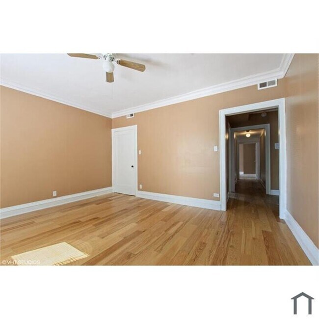 Primary Photo - 1140 W 77th St