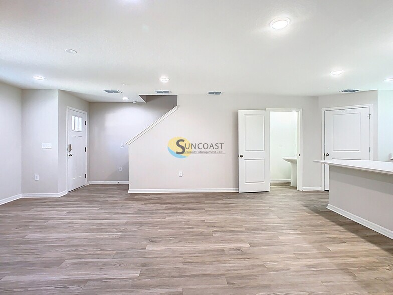 Building Photo - 3821 SW 43rd Ct