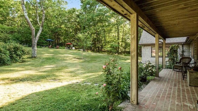 Building Photo - 74 Hilltop Rd