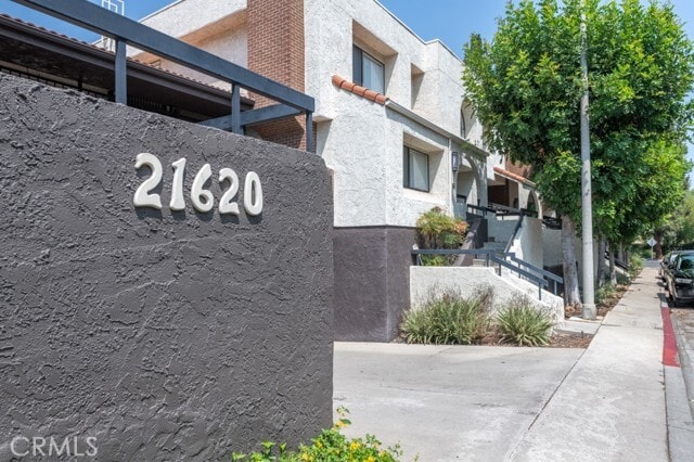 Building Photo - 21620 Burbank Blvd