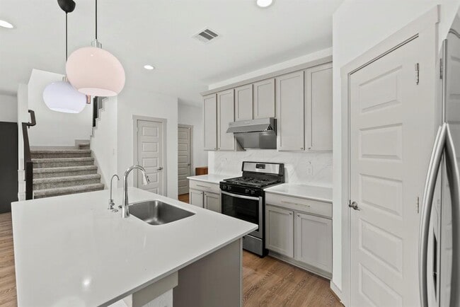 Building Photo - 29627 Ella Larchmont Ct