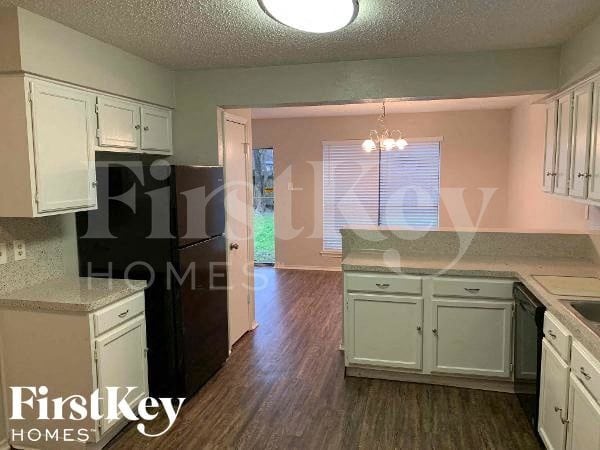 Building Photo - 15511 Evergreen Grove Dr