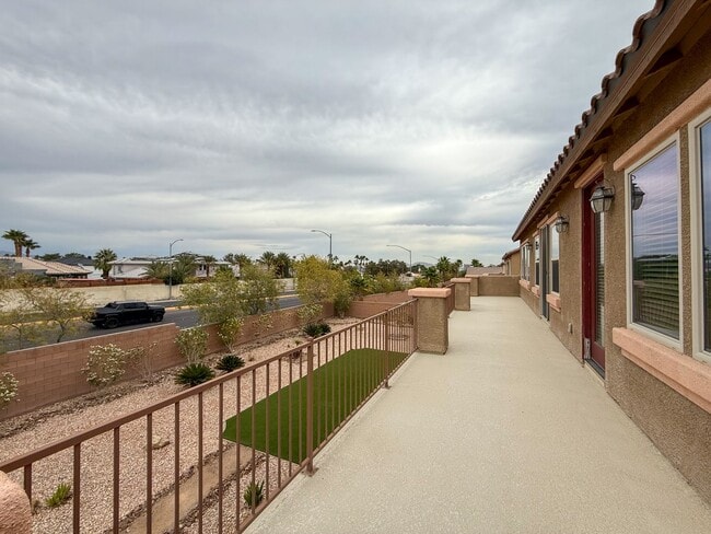 Building Photo - Luxury 6/BD 4.5/BA Large Furnished Home with Dual Primary Suites in Gated Community