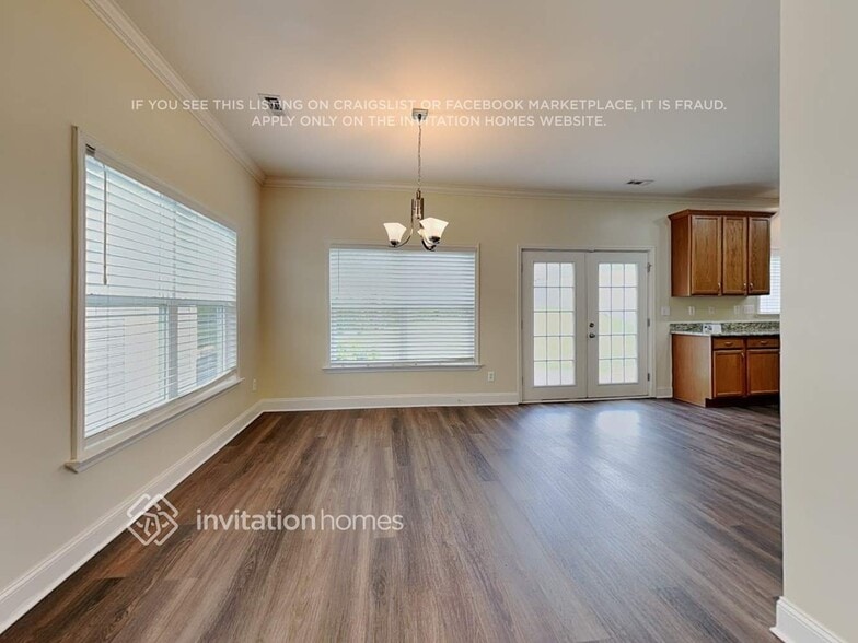 Building Photo - 120 Tulip Dr