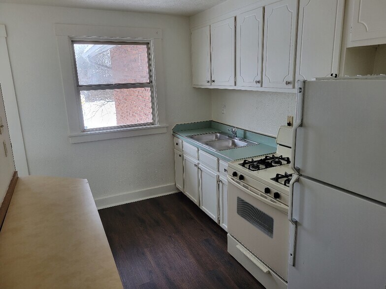 Building Photo - 610 Short St