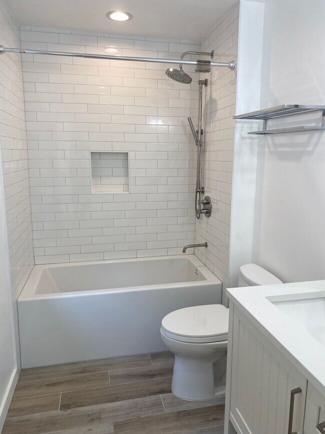 Building Photo - 5648 Slicers Cir