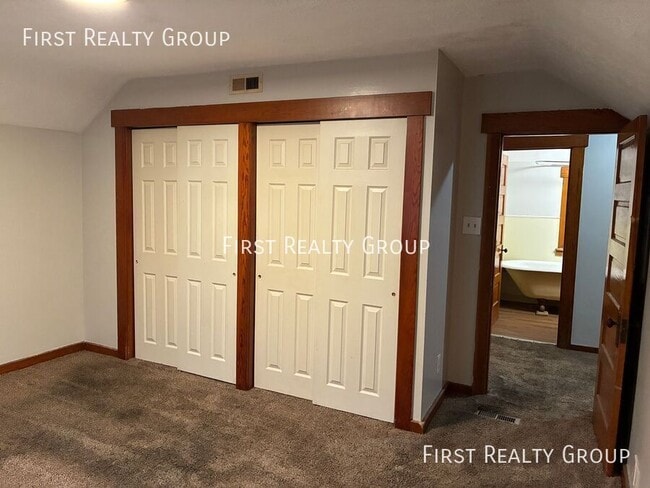 Building Photo - 400 Sheridan Ave