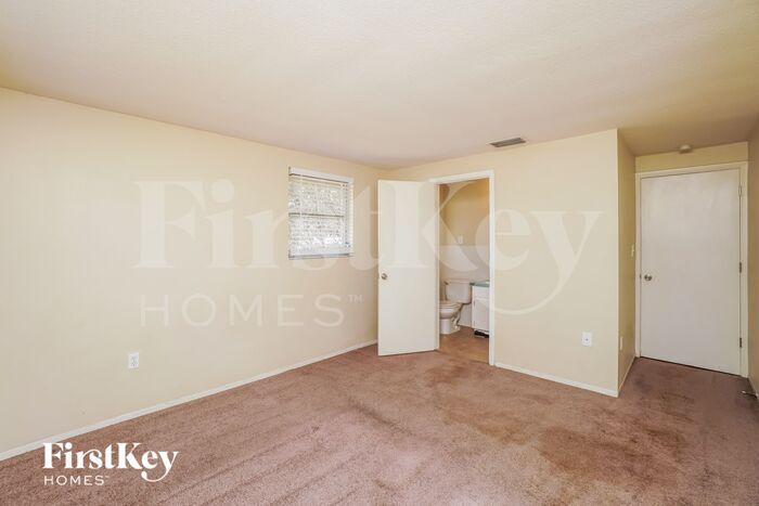Building Photo - 10134 Oleander Dr