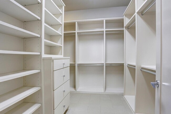 Building Photo - 11506 Royal Tower Pl