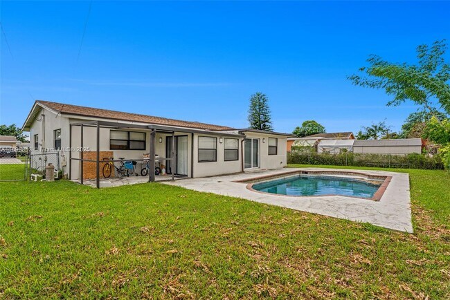 Building Photo - 6447 NW 22nd St