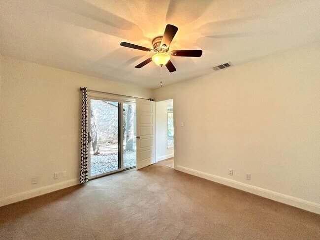 Building Photo - 9108 Balcones Club Dr