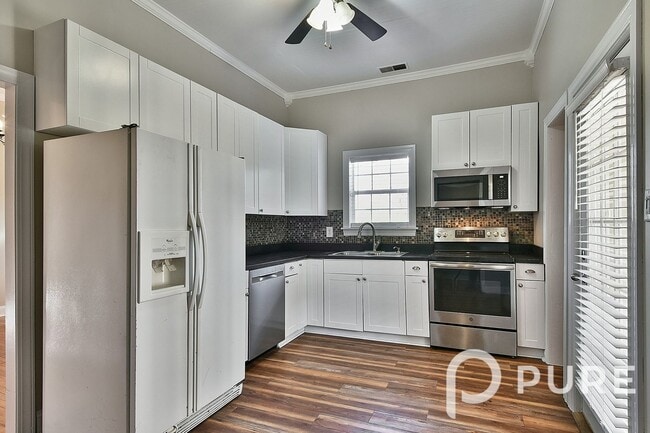 Building Photo - 5674 Duncan Rd