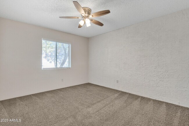 Building Photo - 4444 E Paradise Village Pkwy N
