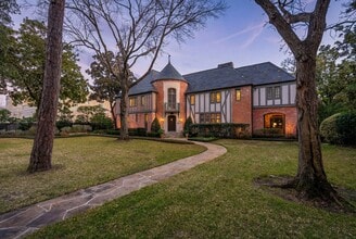 Building Photo - 3325 Inwood Dr