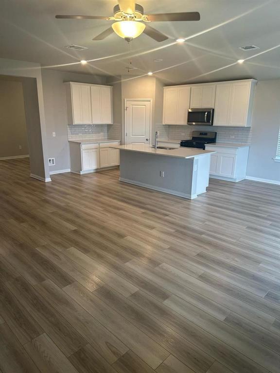 Building Photo - 14020 Heartland Dr