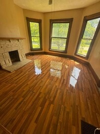 Building Photo - 353 Woodlawn Ave