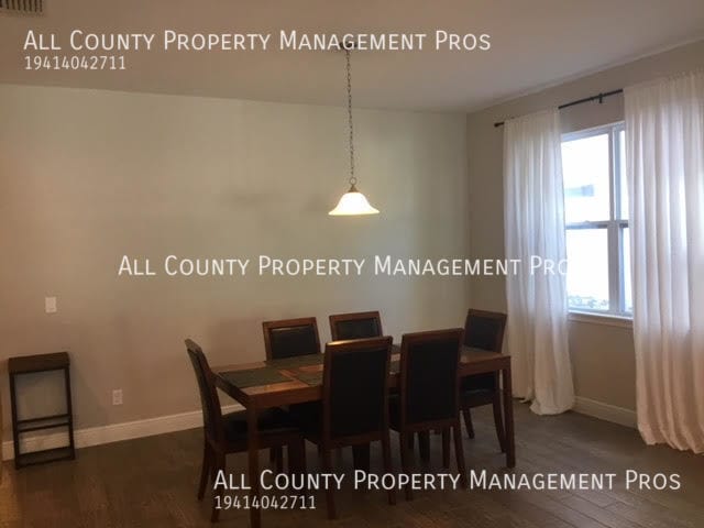 Building Photo - 866 Molly Cir