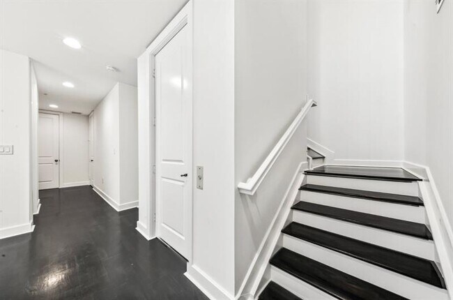 Building Photo - 61 Isle of Venice Dr