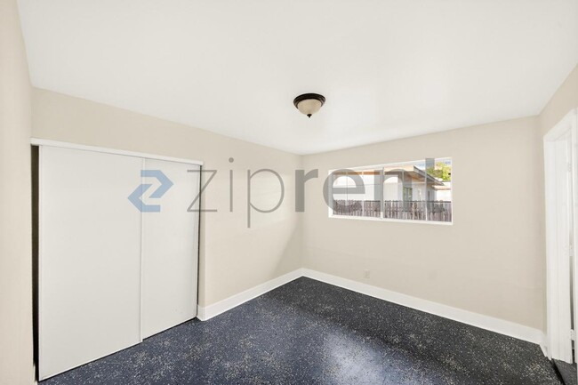 Building Photo - 12077 Sand Ave