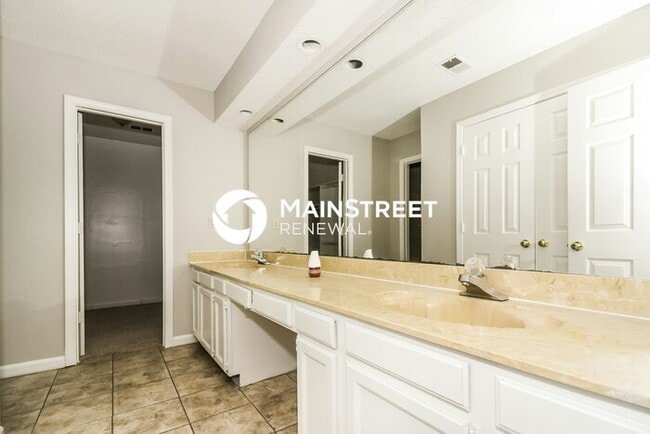 Building Photo - 4 Bedroom Pet-Friendly Home in Memphis, TN...