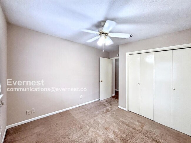 Building Photo - 15231 Cabots Landing Dr