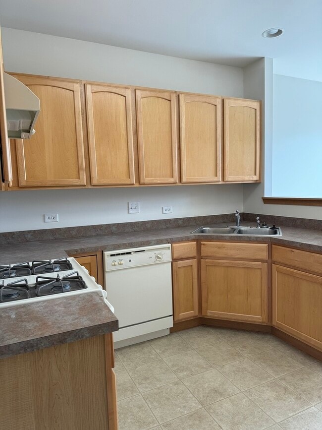 Building Photo - 1428 Reserve Ln
