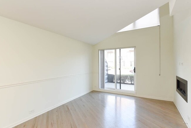 Building Photo - 959 W Grace St