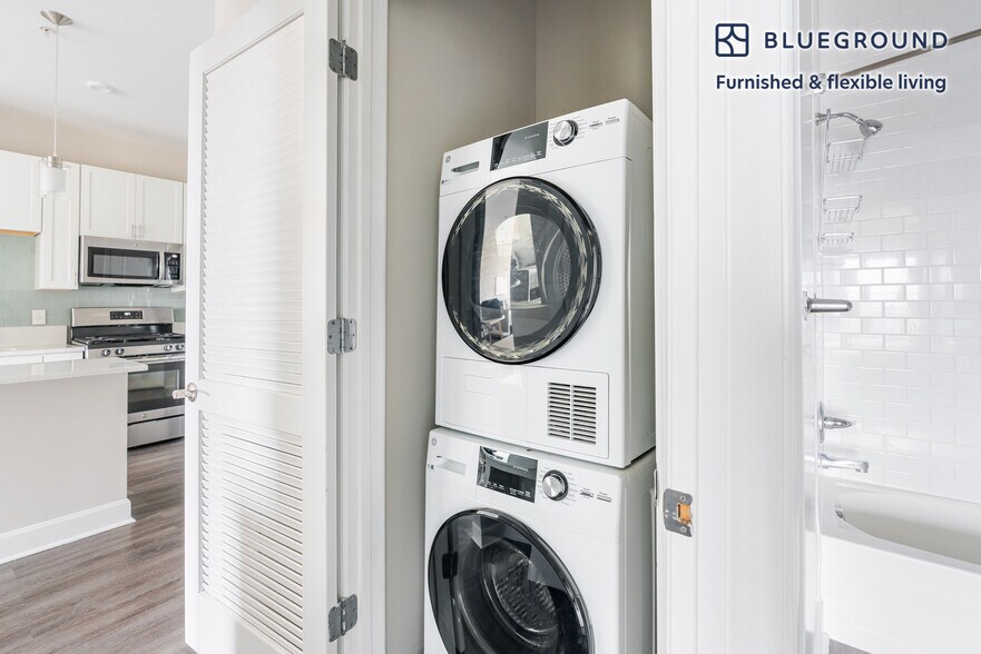 Building Photo - 7131 Arlington Rd