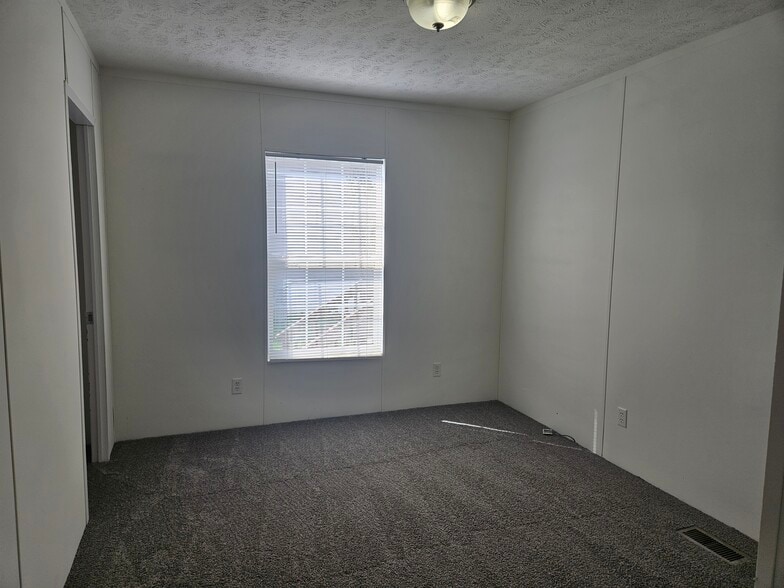 Building Photo - 240 Camden Crossing