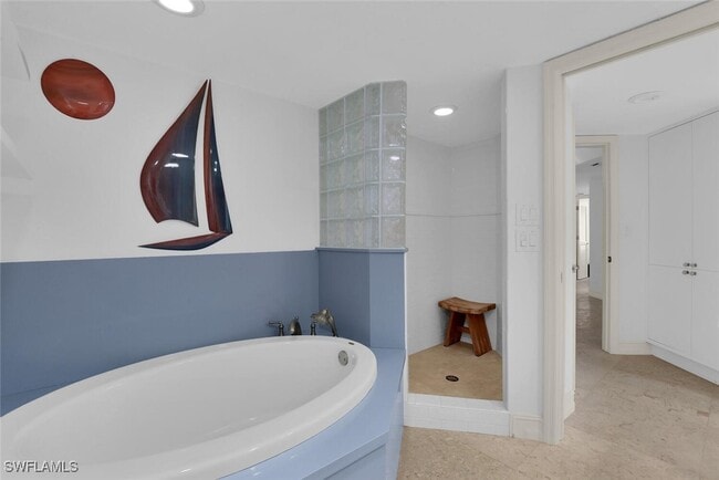 Building Photo - 4901 Gulf Shore Blvd N