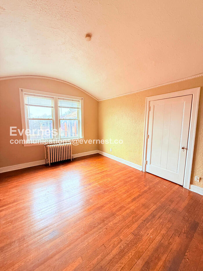 Building Photo - 4203 Cortland St