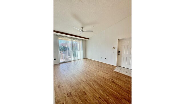 Building Photo - 719 Villa Cir