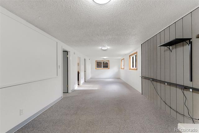 Building Photo - 411 Redwood Dr