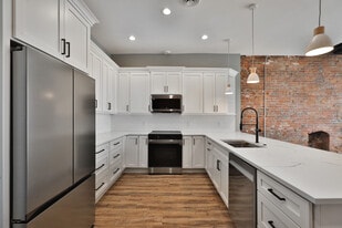 Building Photo - 515 E Mound St
