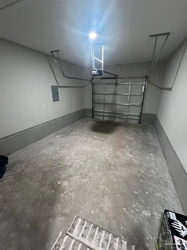 Building Photo - 4417 Oak Ln