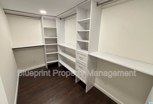 Building Photo - 500 Rollingwood Rd