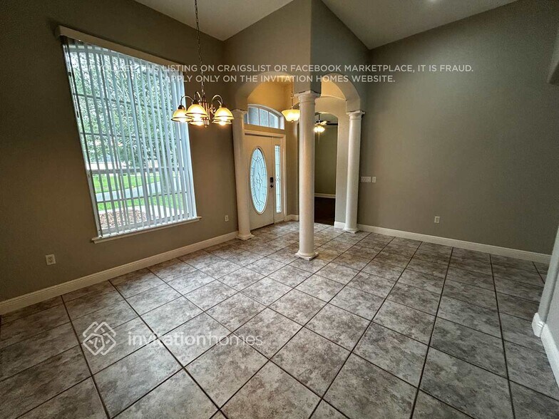 Building Photo - 2909 Dunhill Cir
