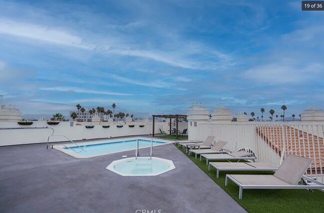 Building Photo - 620 S Gramercy Pl