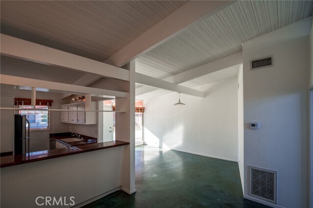 Building Photo - 1400 Hayworth Ave