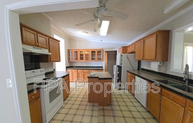 Building Photo - 7217 Ramblewood Dr