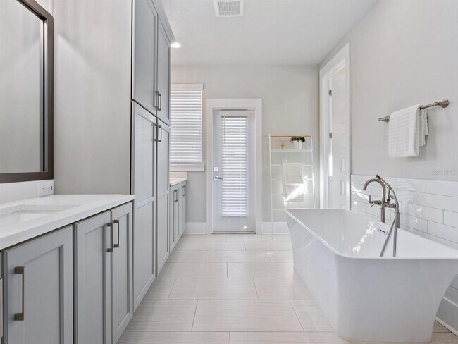 Building Photo - 508 Laurel Pk Dr