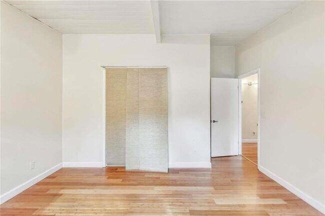 Building Photo - 3121 Lynnray Dr